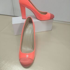 J Crew Woman's SZ 10 Leather Orange pumps Italy. Condition is Pre-owned.